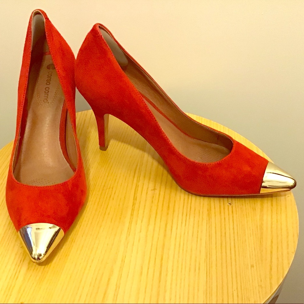 Red suede gold-toe Corso Como heels 8
